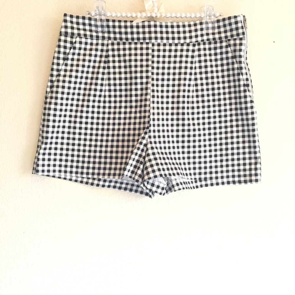 New Forever21 Gingham Black White Plaid Shorts